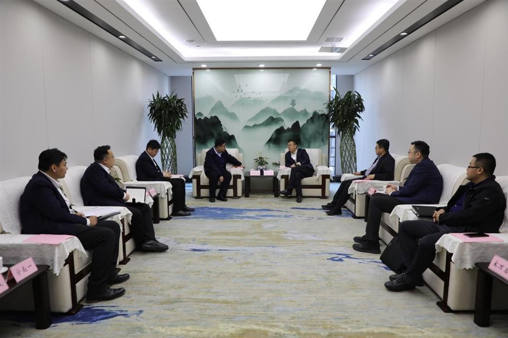 深化銀企合作！ 威海銀行濟(jì)南分行一行到產(chǎn)發(fā)集團(tuán)洽談合作
